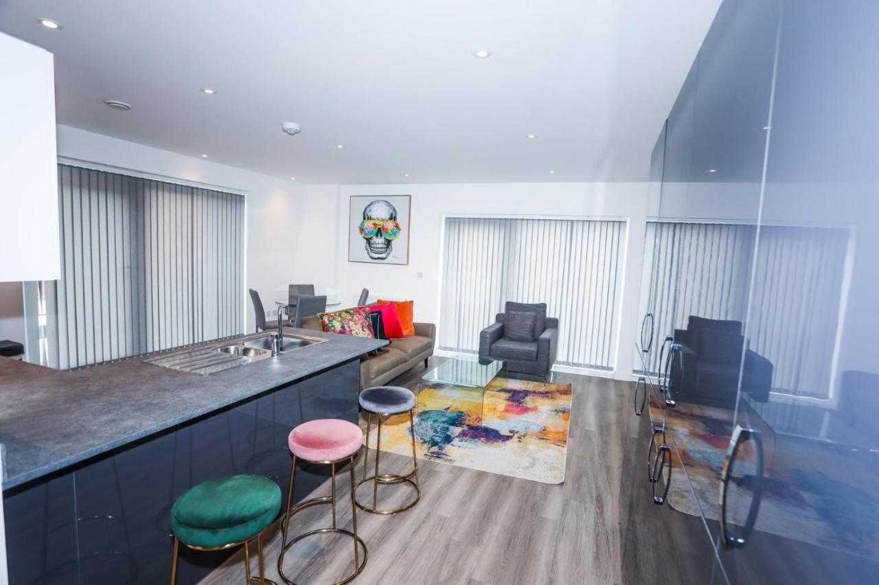 Lovely 2 Bed With Parking Appartement *